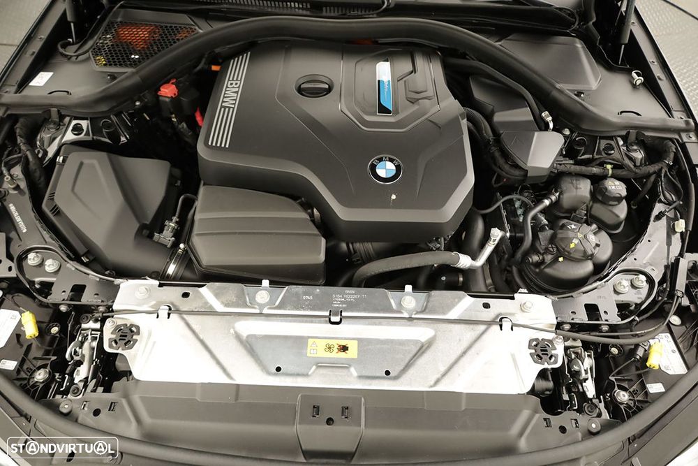 BMW 330 e Edição Desportiva M Auto - 25