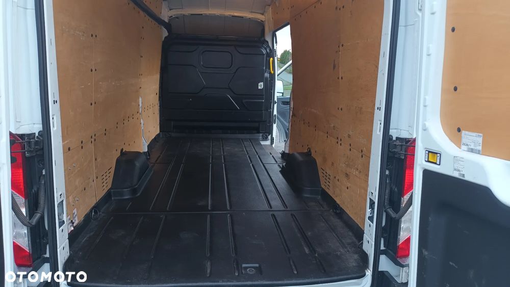 Ford Transit - 12