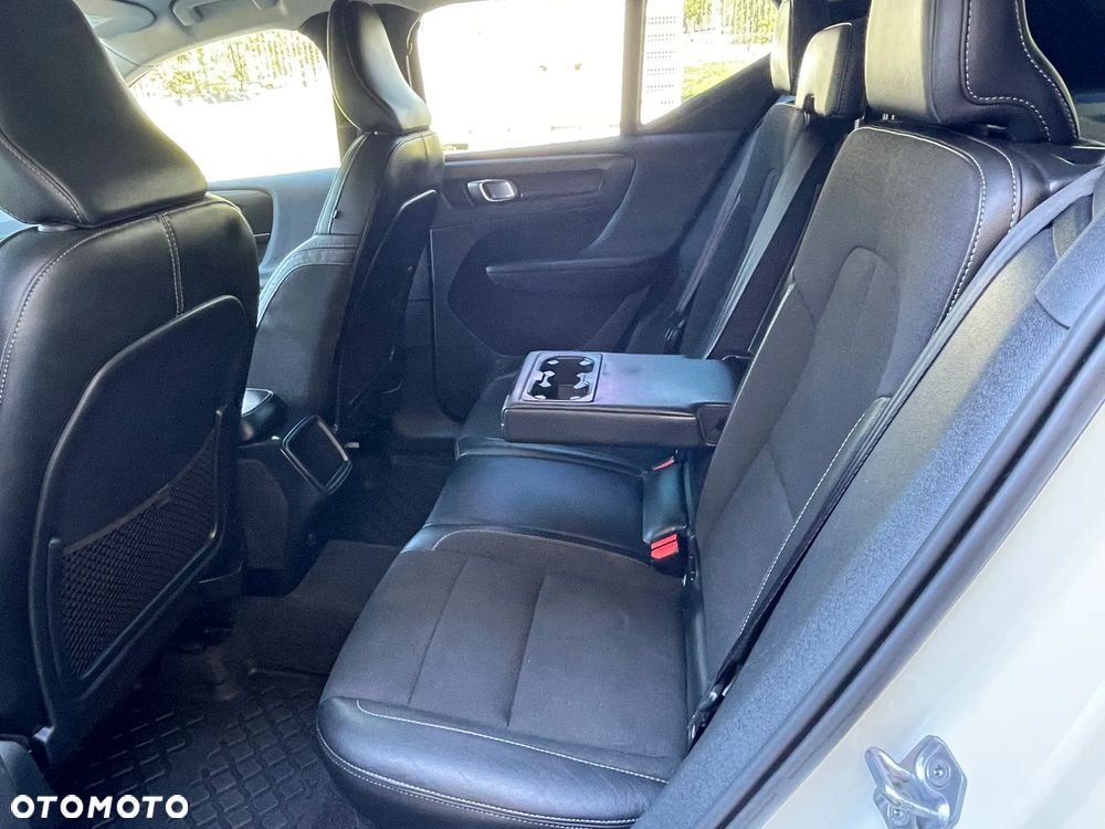 Volvo XC 40 T3 Momentum Pro - 12