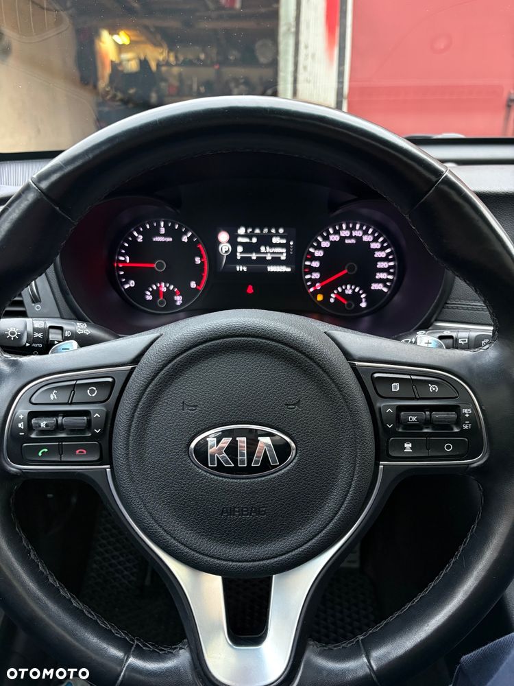 Kia Optima - 26