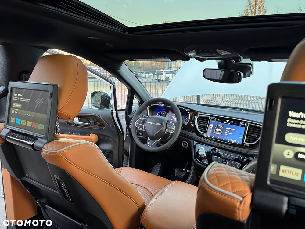Chrysler Pacifica - 21