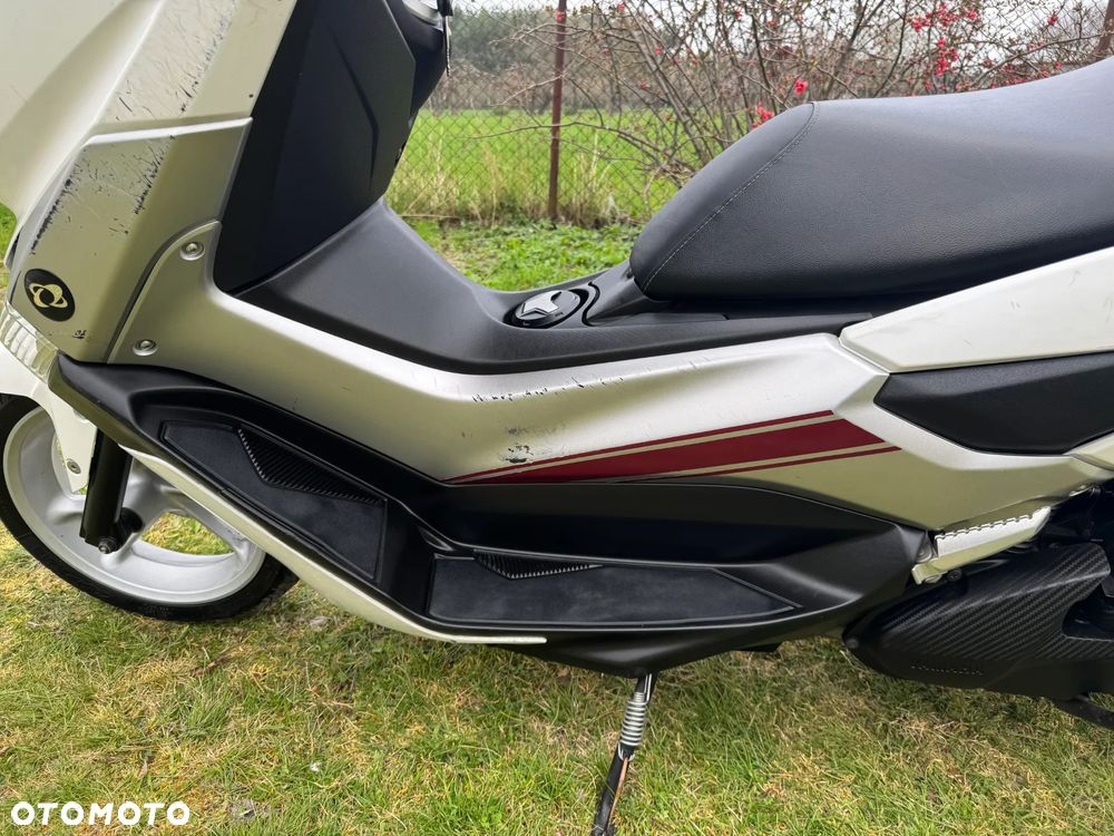 Yamaha NMAX - 17