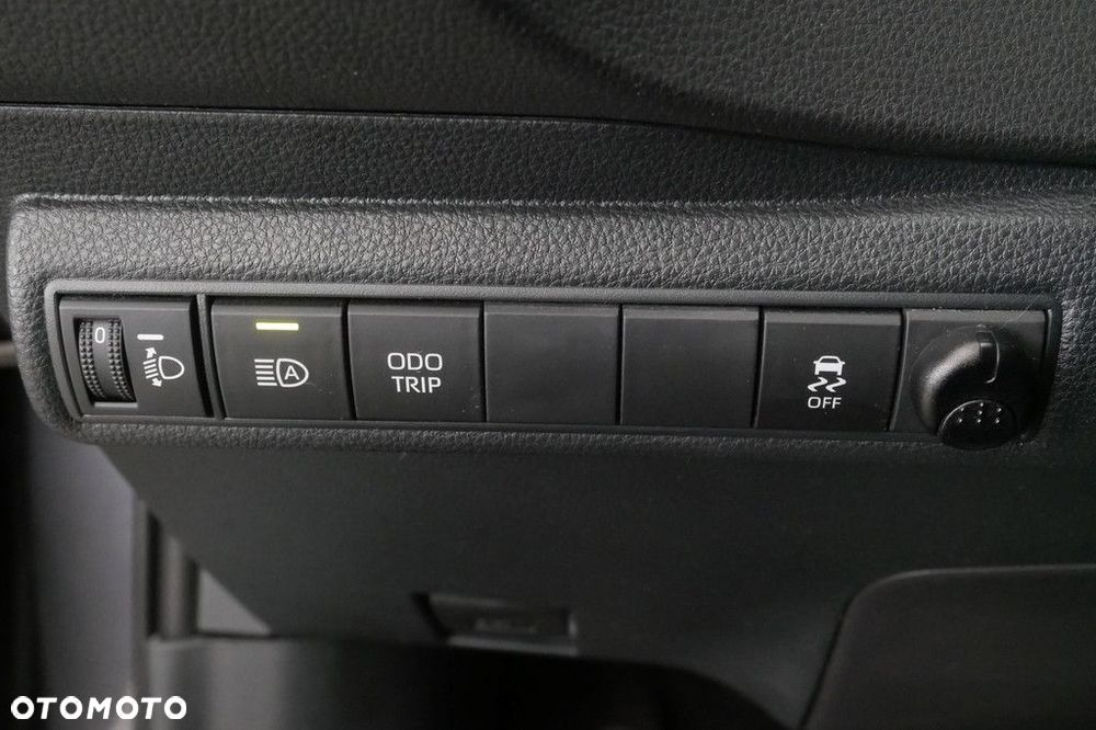 Toyota Corolla 1.8 Hybrid Comfort - 28