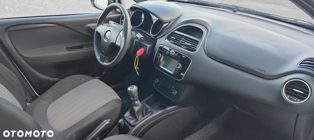 Fiat Punto Evo 1.4 8V Estiva Blue&Me - 24