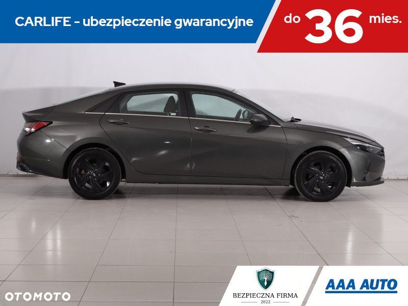 Hyundai Elantra - 8