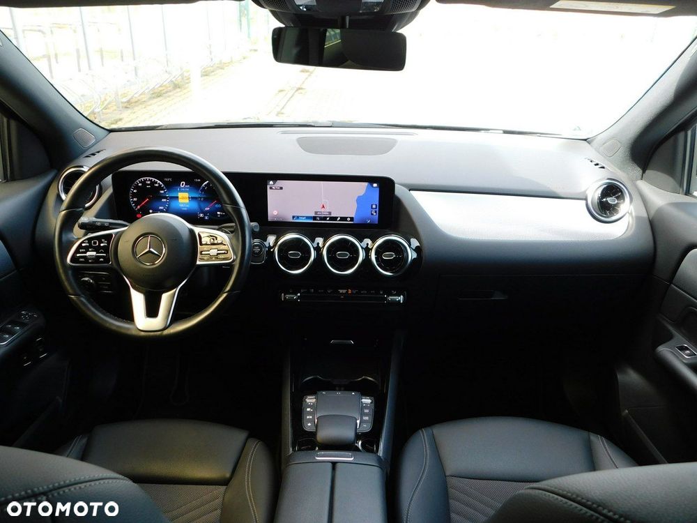 Mercedes-Benz GLA - 8