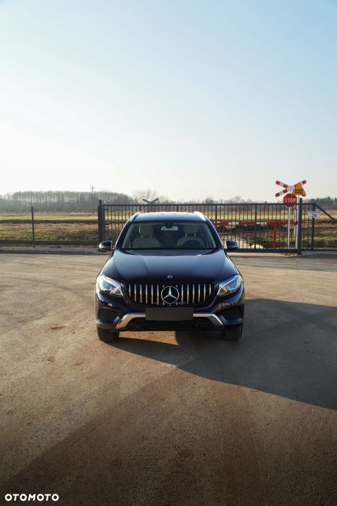 Mercedes-Benz GLC 300 4-Matic - 4