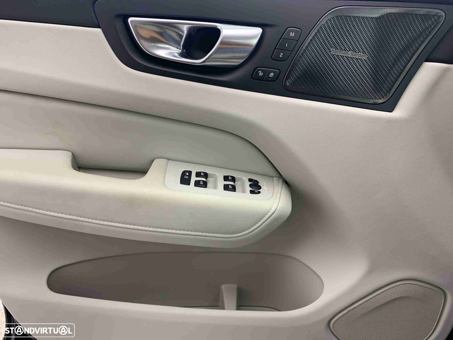 Volvo XC 60 2.0 T6 PHEV Plus Bright AWD - 11
