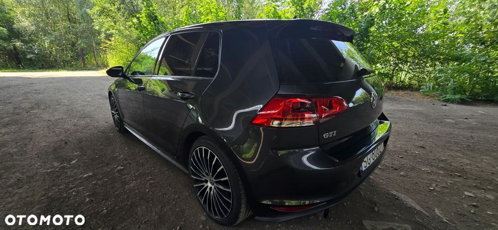 Volkswagen Golf 2.0 TSI GTI - 14