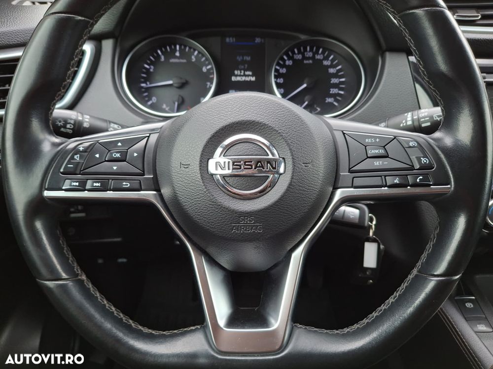 Nissan Qashqai - 25
