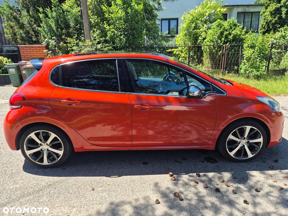 Peugeot 208 - 12