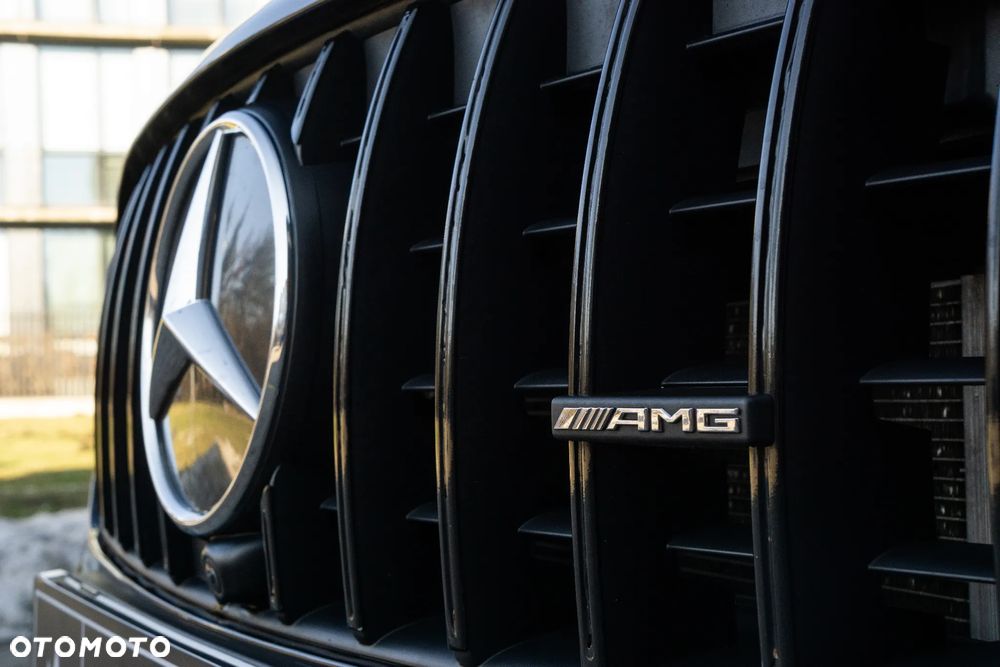 Mercedes-Benz GLB - 11