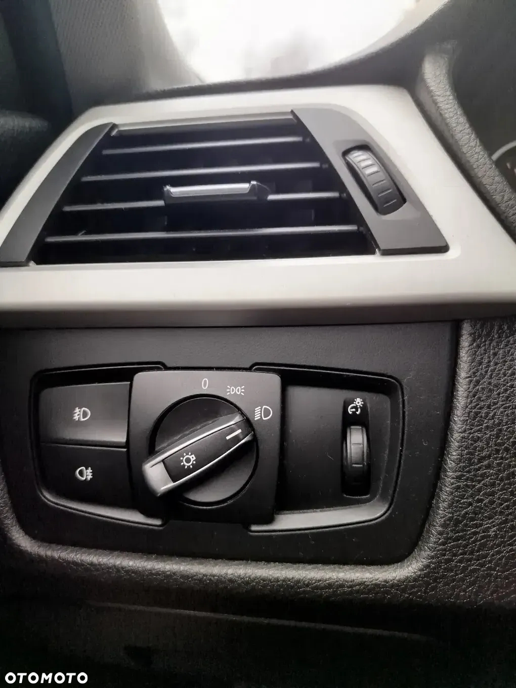 BMW Seria 3 318d Touring - 17