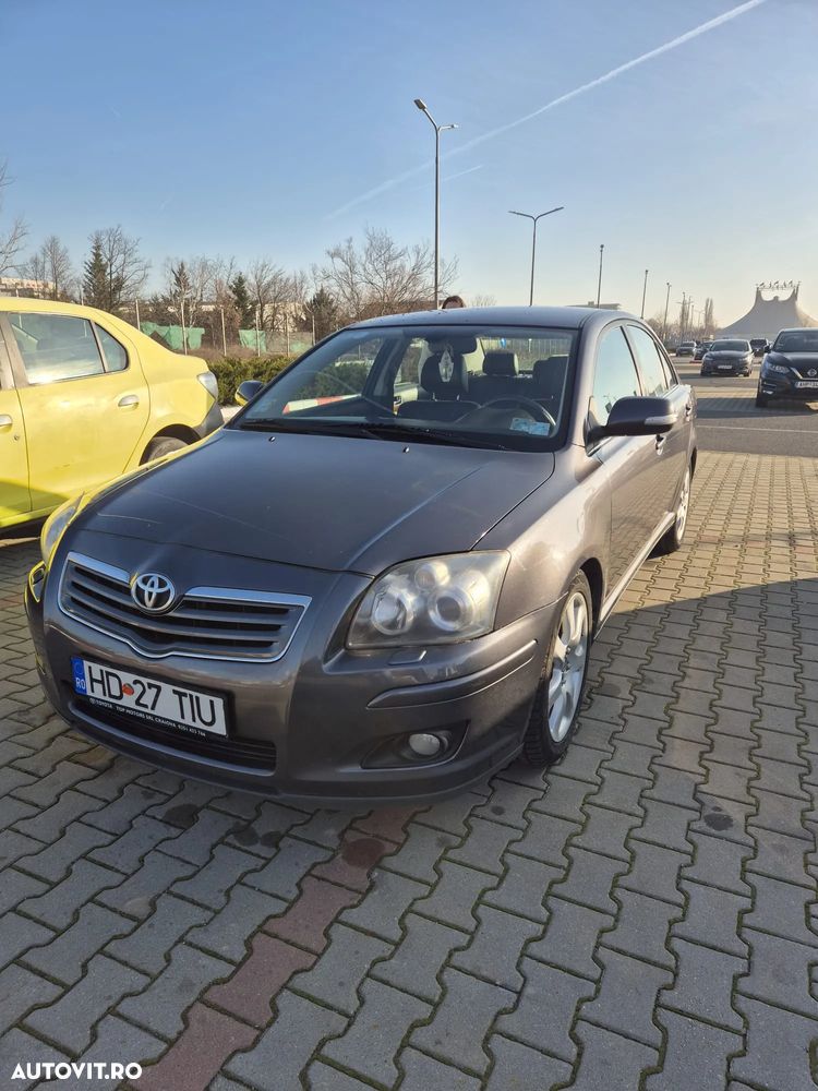 Toyota Avensis 2.0 Sedan Executive - 1