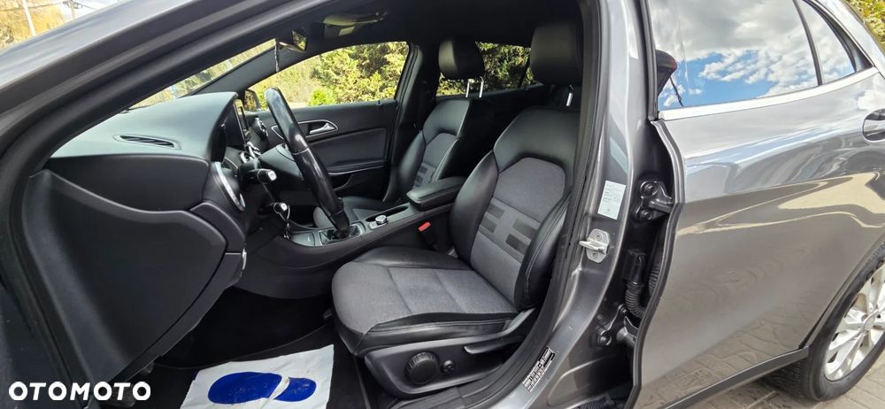 Mercedes-Benz GLA - 30