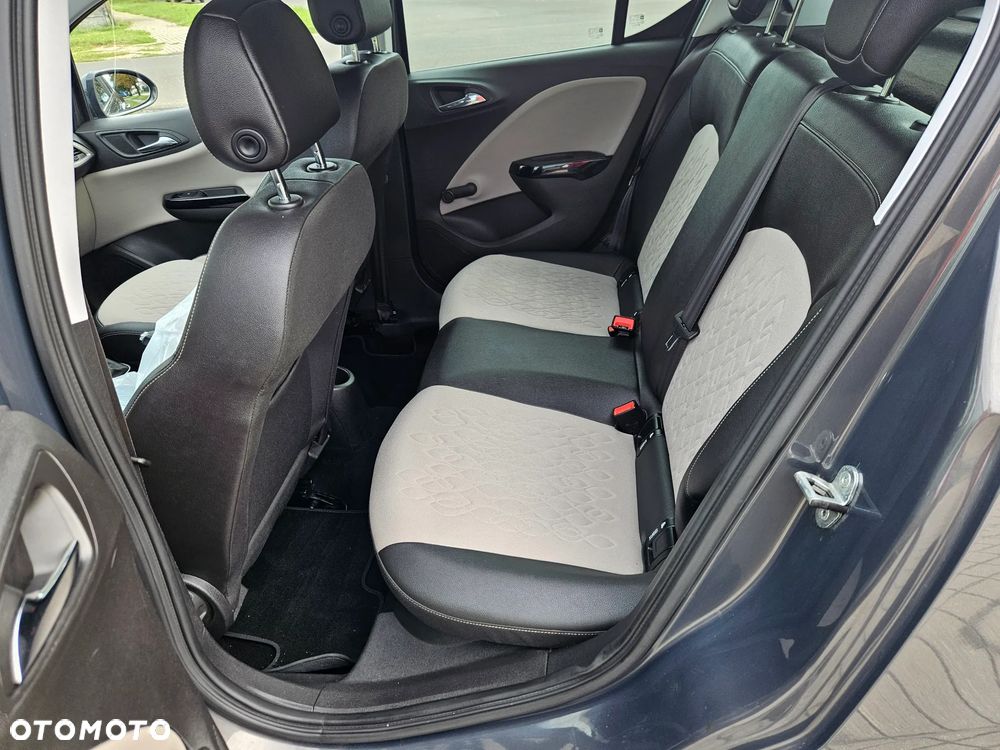 Opel Corsa 1.4 16V Cosmo - 7