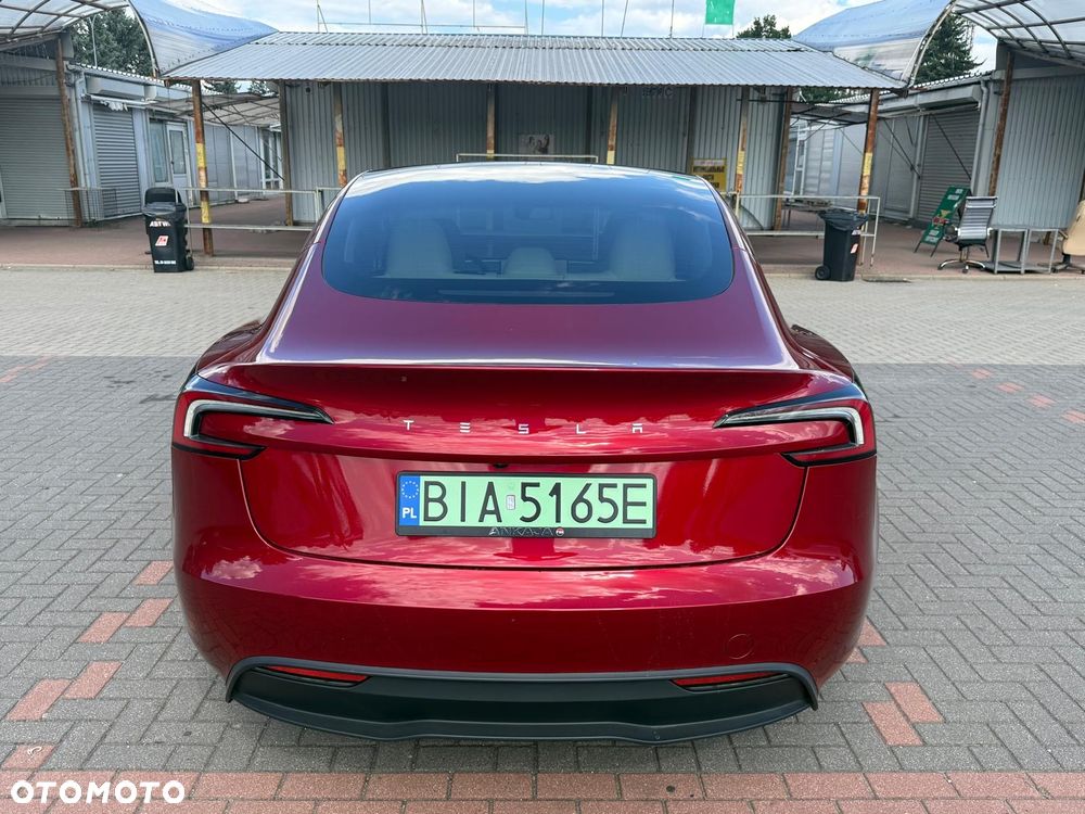 Tesla Model 3 - 3