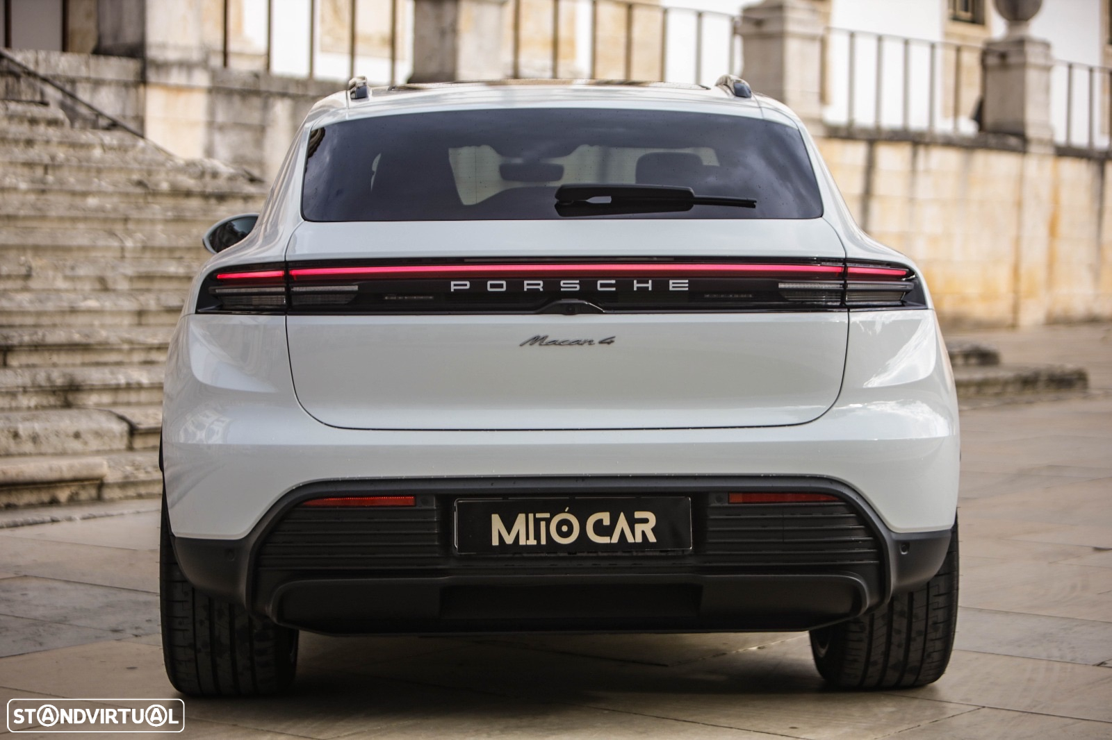 Porsche Macan Electric 4 - 32