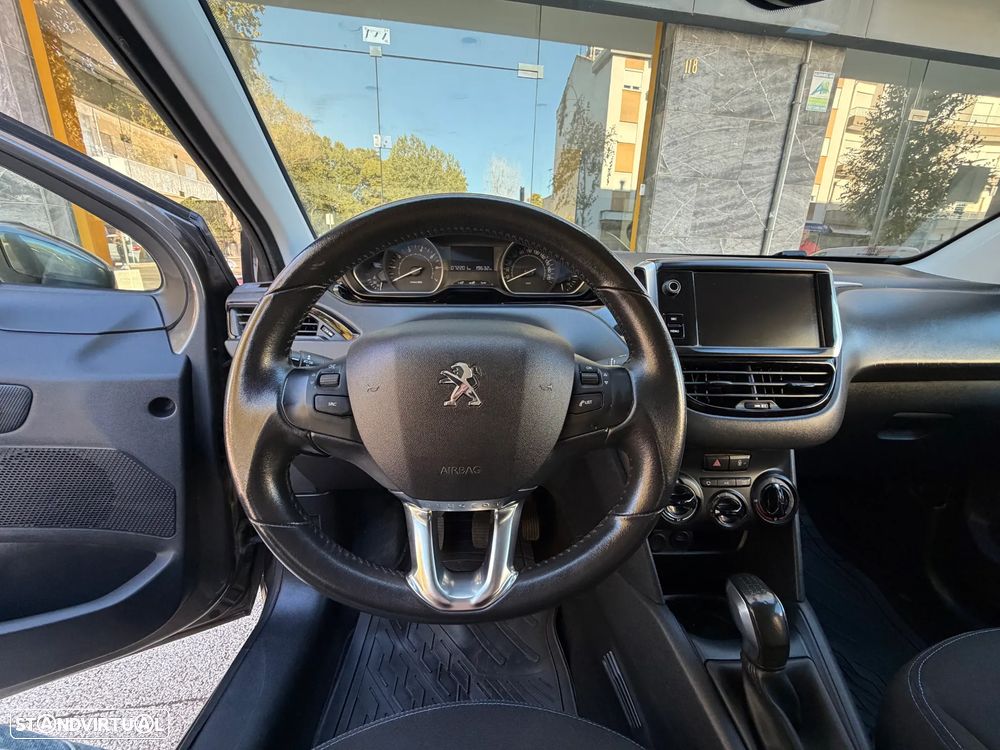 Peugeot 208 1.2 PureTech Style - 15