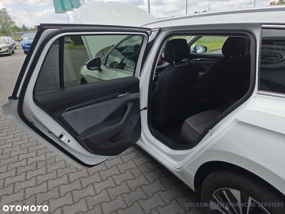 Skoda Superb 1.5 TSI mHEV Selection DSG - 9