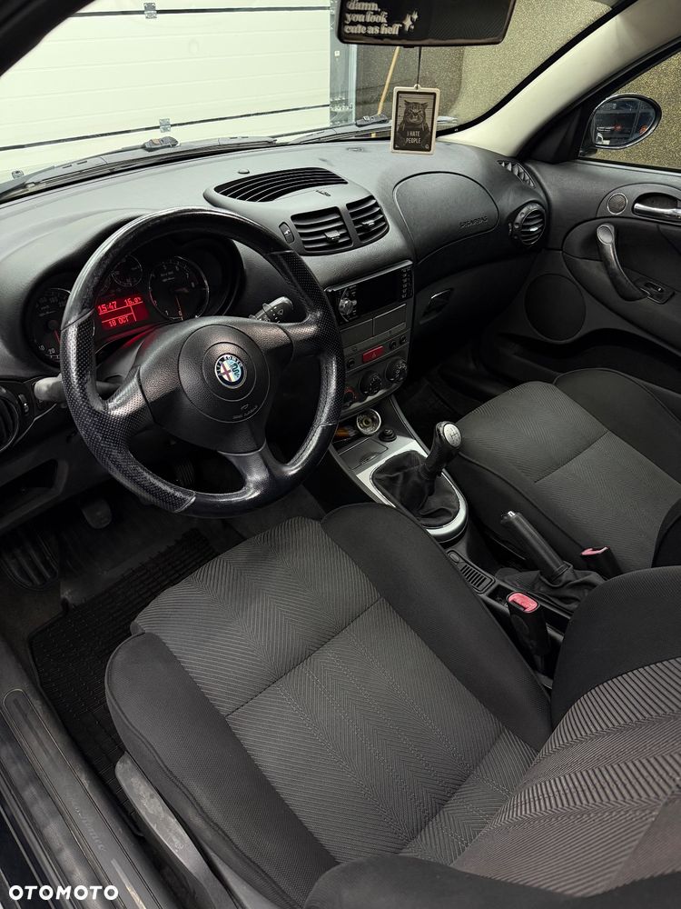 Alfa Romeo 147 - 3