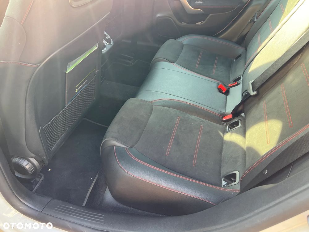 Mercedes-Benz CLA 180 AMG Line 7G-DCT - 9