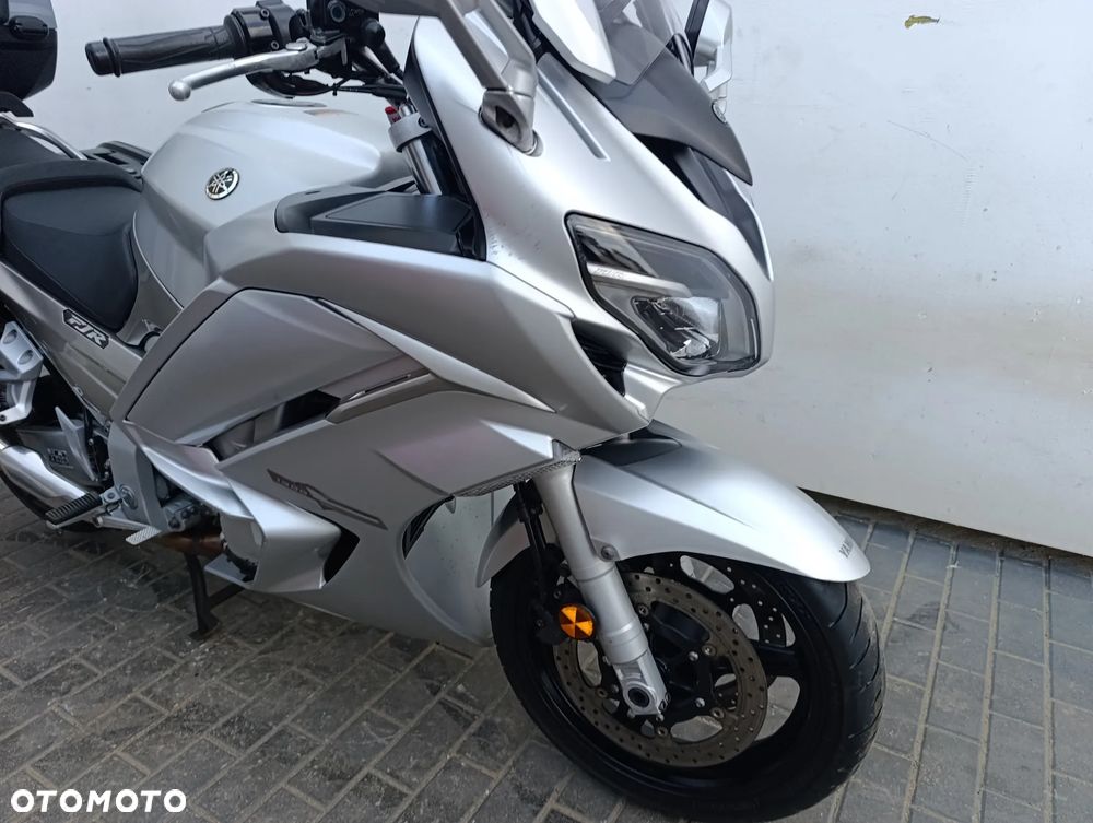 Yamaha FJR - 24