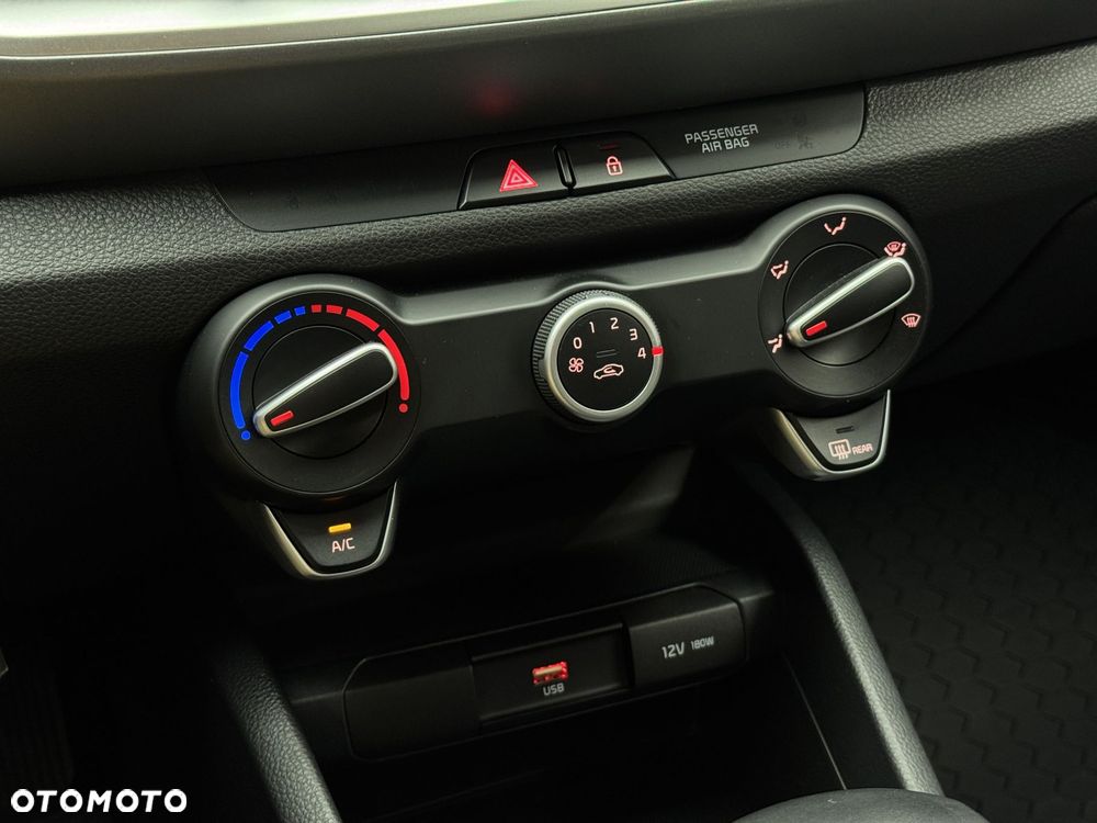 Kia Stonic 1.0 T-GDI M DCT - 30