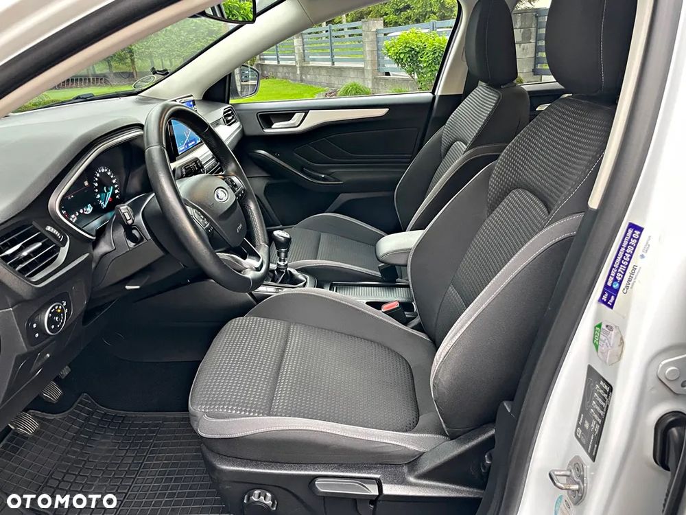 Ford Focus 1.5 EcoBlue Start-Stopp-System TITANIUM DESIGN - 19