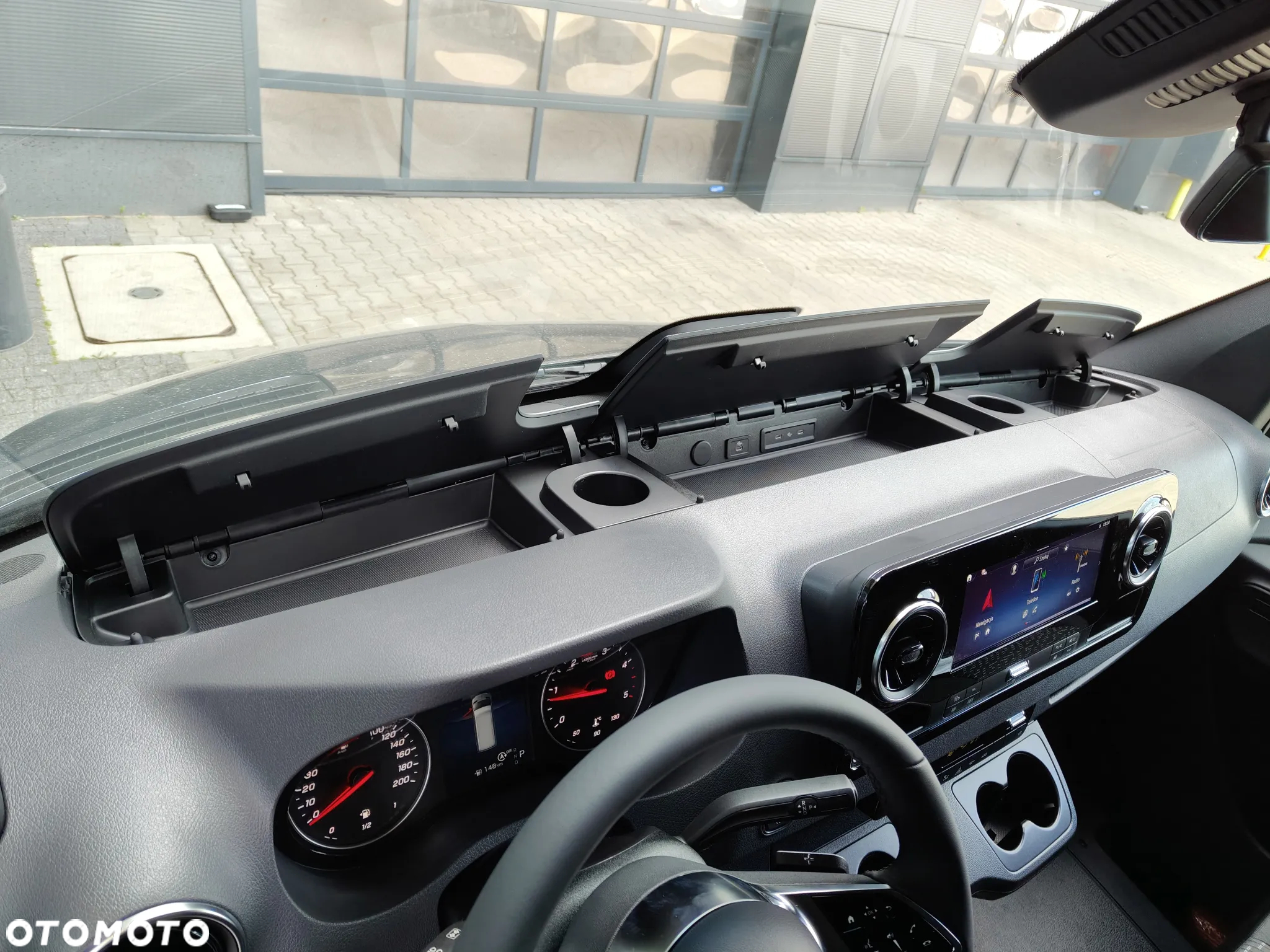 Mercedes-Benz Sprinter - 11