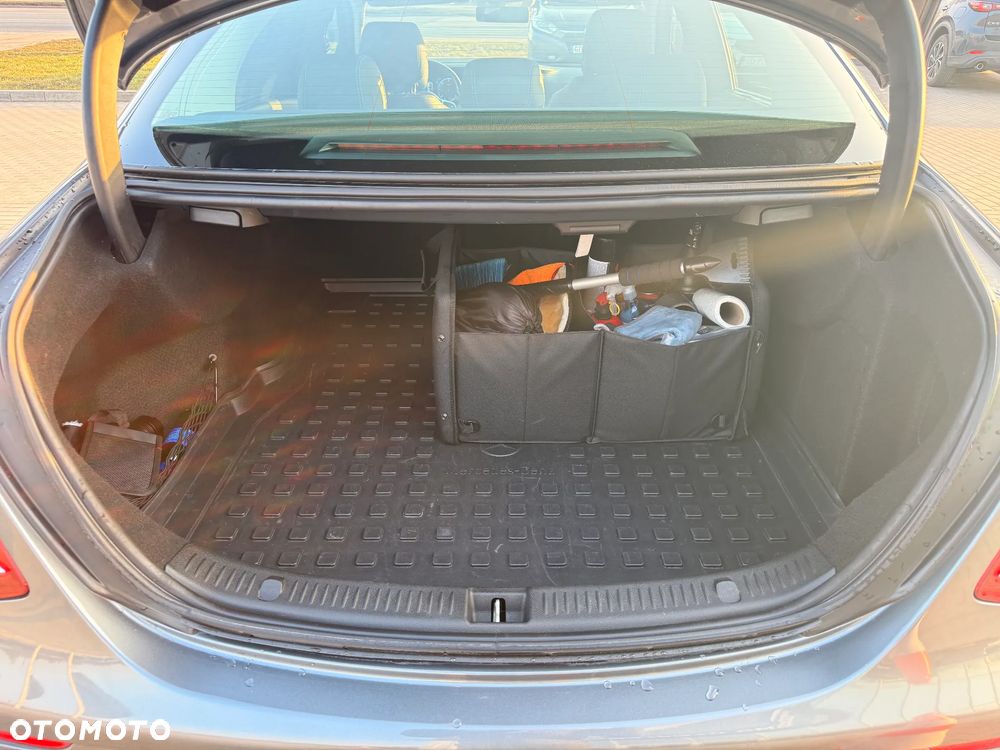 Mercedes-Benz Klasa E 220 d 4-Matic 9G-TRONIC - 20
