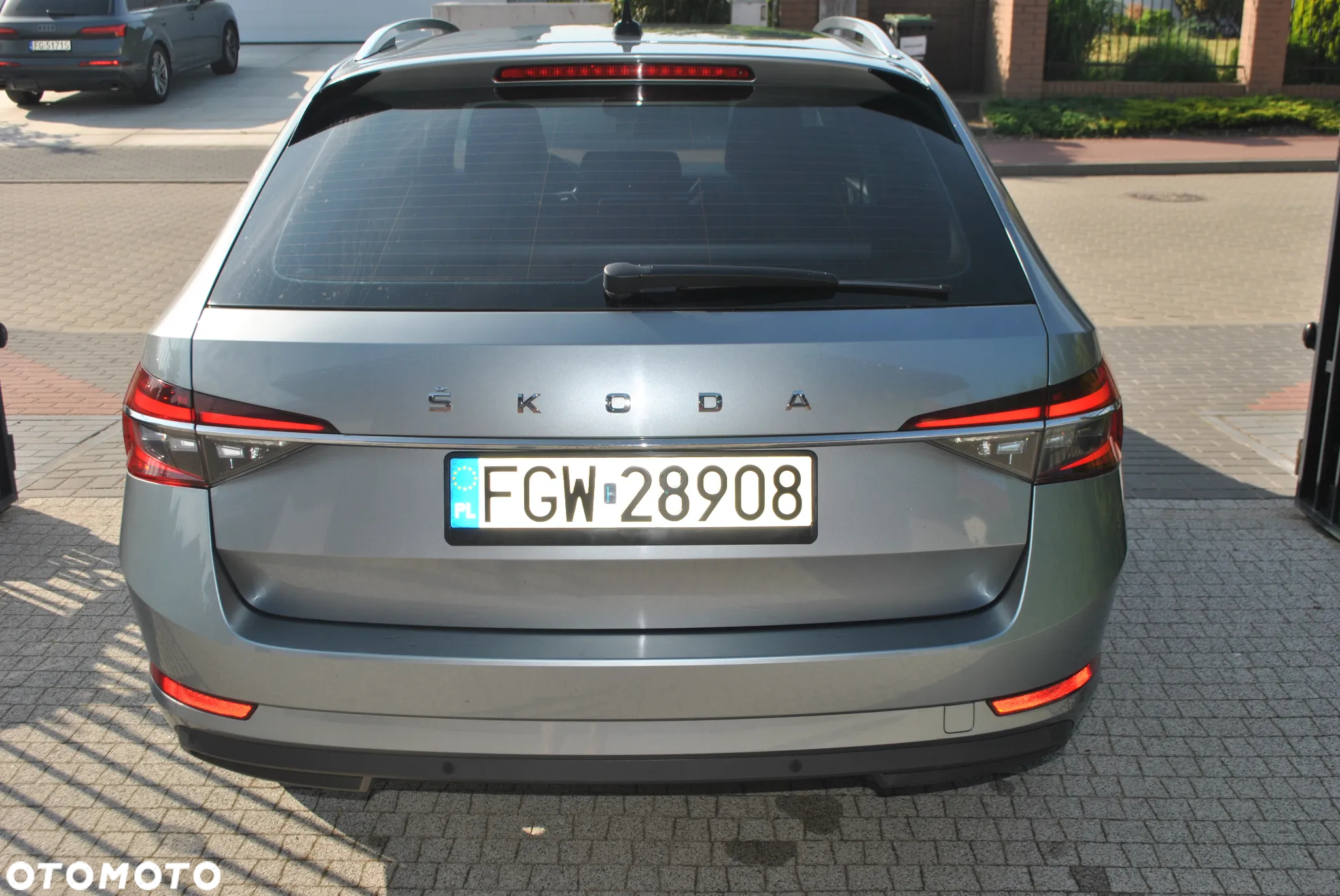 Skoda Superb 2.0 TDI DSG Premium Edition - 12