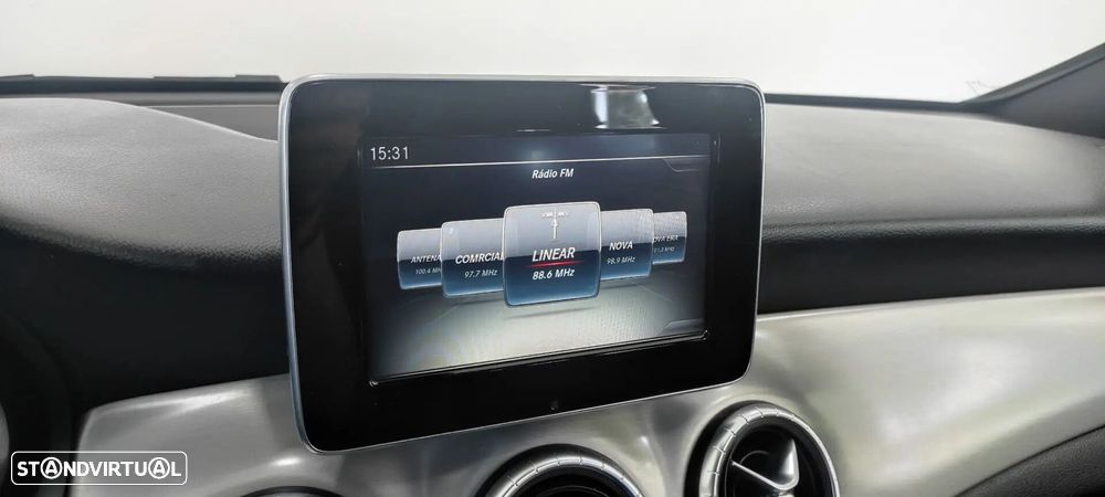 Mercedes-Benz CLA 180 d Shooting Brake AMG Line - 32