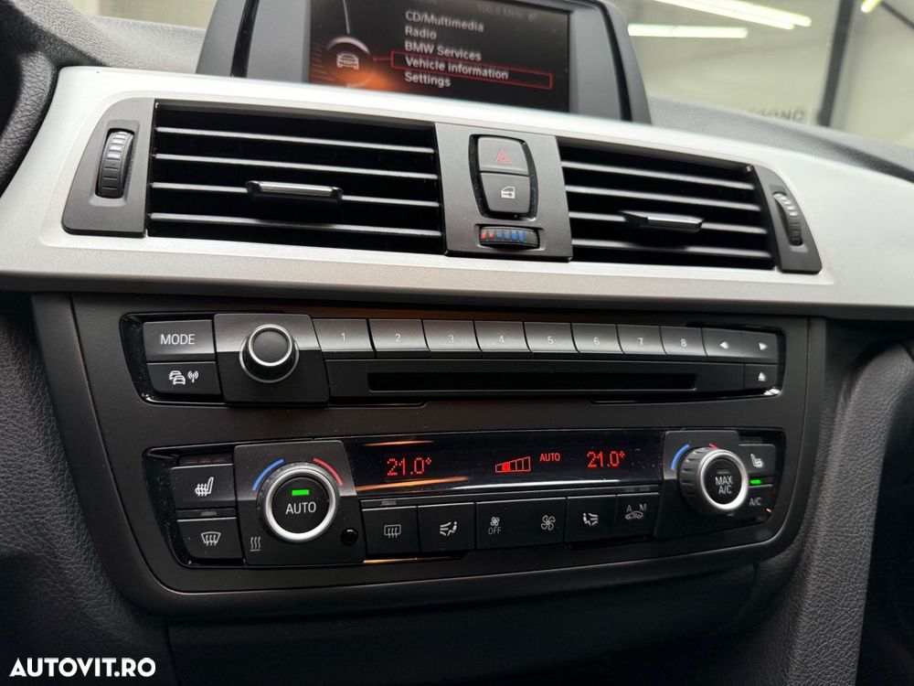 BMW Seria 3 320i - 11