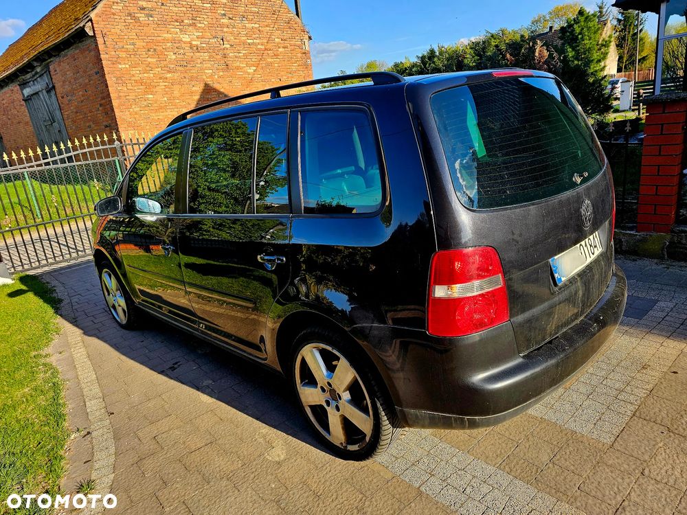 Volkswagen Touran 2.0 TDI Trendline - 4