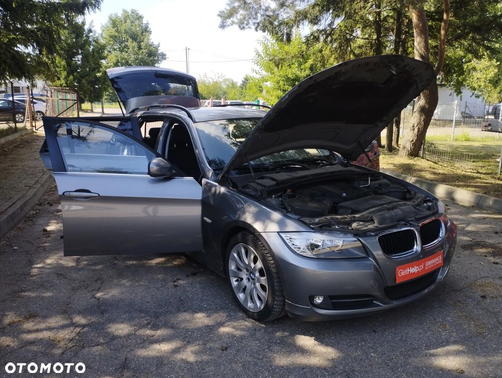 BMW Seria 3 318d DPF Edition Sport - 16