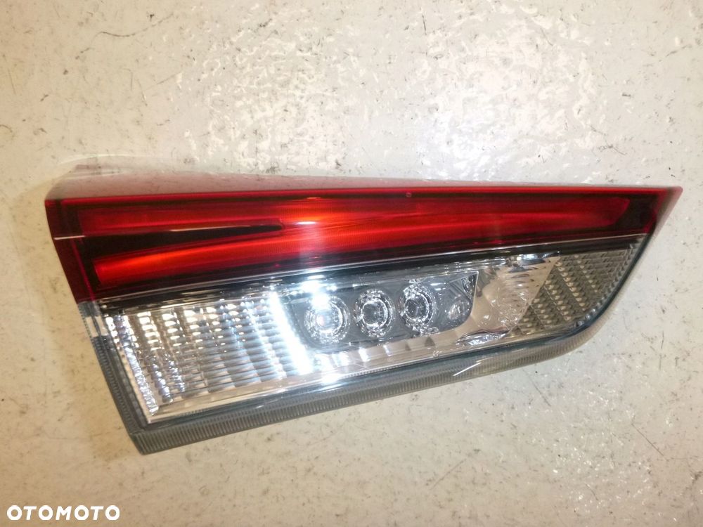 TOYOTA AURIS LAMPA LEWY TYŁ W KLAPĘ LEWA TYLNA hatchback - 3