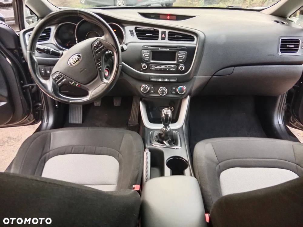 Kia Ceed - 14