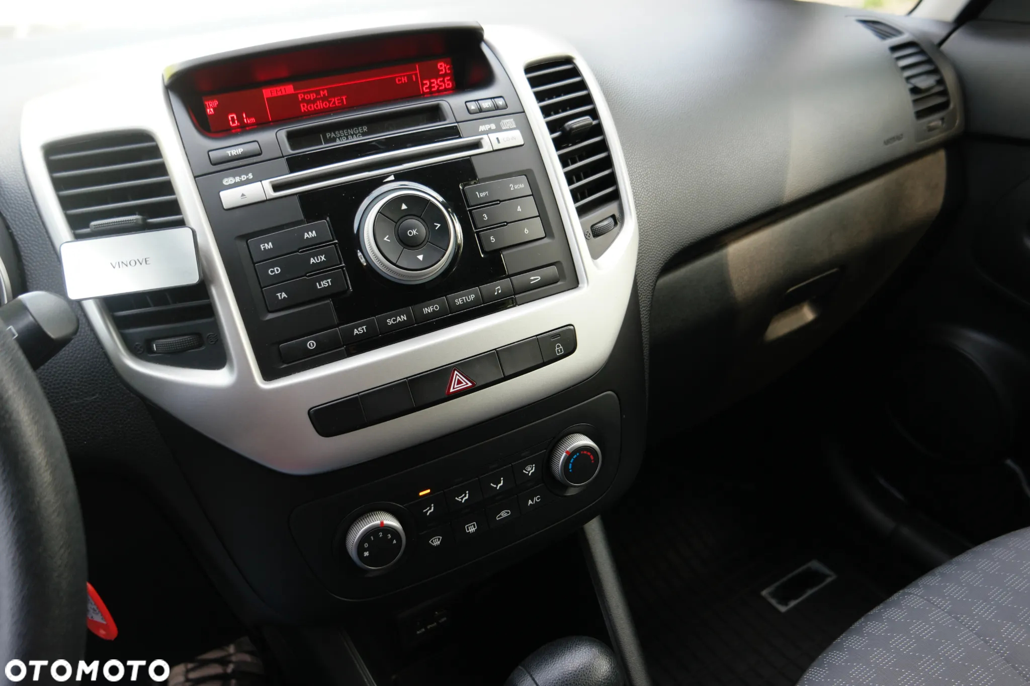 Kia Venga - 25