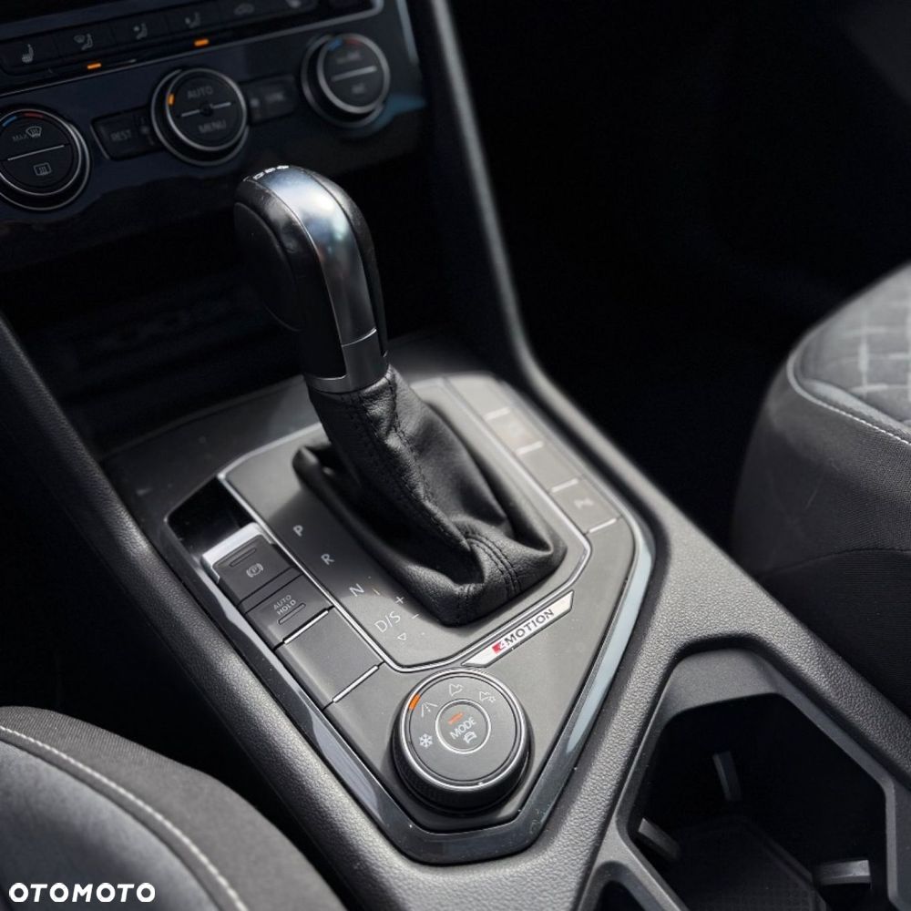 Volkswagen Tiguan - 24