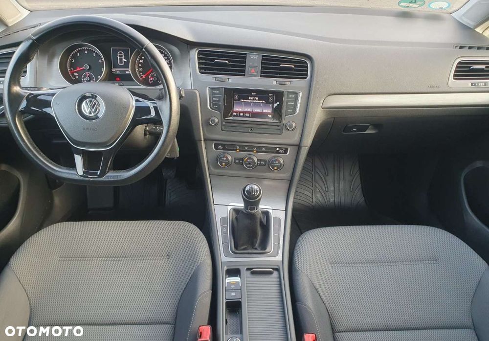 Volkswagen Golf - 8