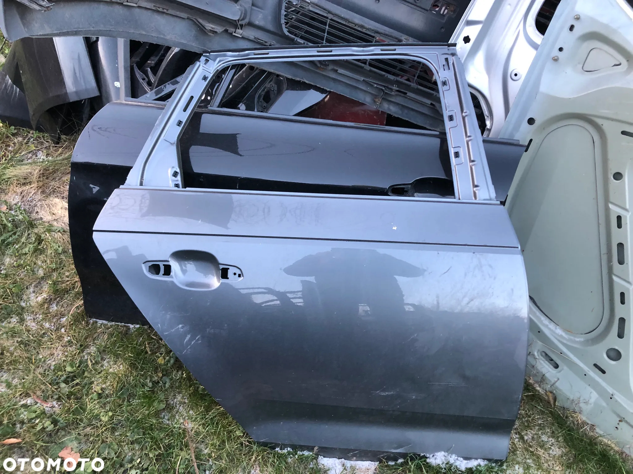Drzwi tył tylne prawe A4 B9 kombi - 3