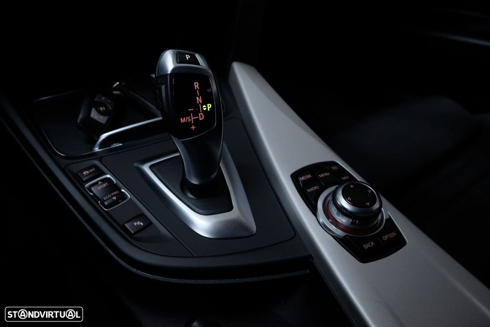 BMW 320 d Aut. Efficient Dynamics Edition - 21