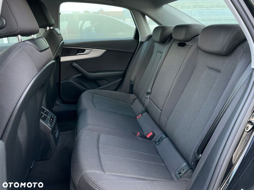 Audi A4 Limousine - 12