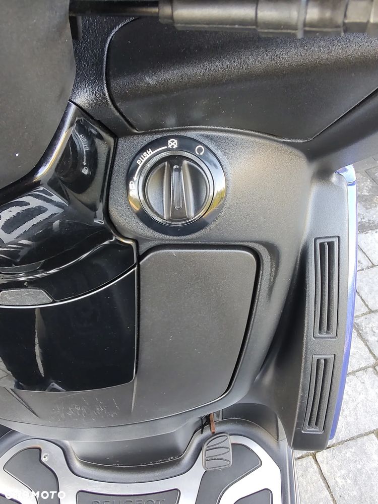 Peugeot Metropolis - 11