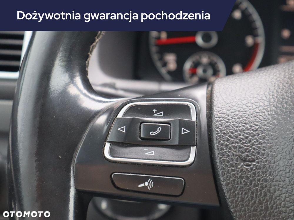 Volkswagen Touran - 17