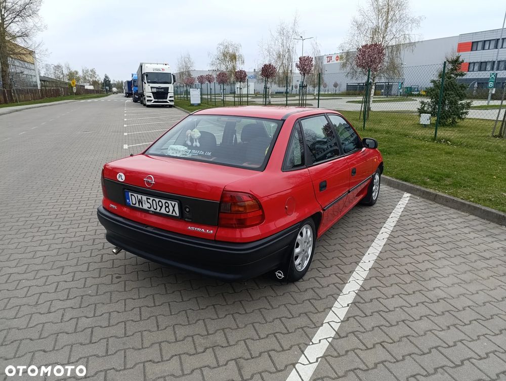 Opel Astra 1.4 GL - 5