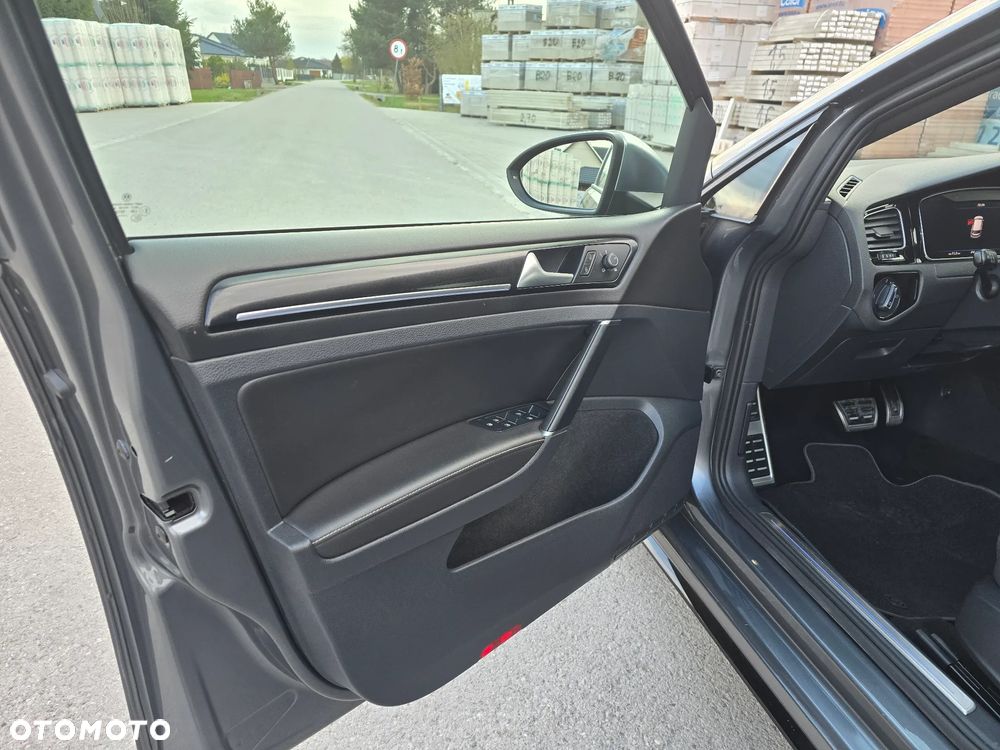 Volkswagen Golf R 4Motion (BlueMotion Technology) DSG - 35