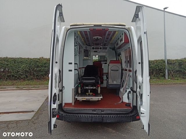 Renault Ambulans Karetka Ambulance - 5