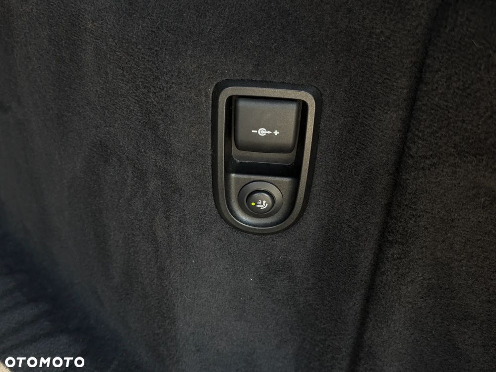 BMW Seria 5 520d mHEV - 36